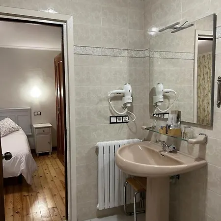 Regueiro Hotel 3*